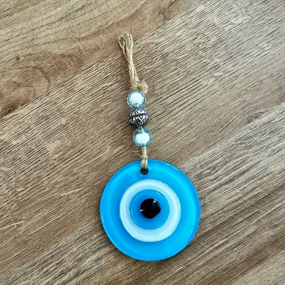 🧿 Blue Glass Evil Eye Pendant - Picture 3 of 4